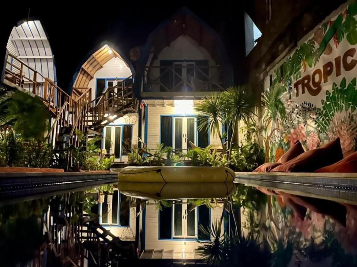 Tropical House Bungalows Гілі-Траванган Екстер'єр фото