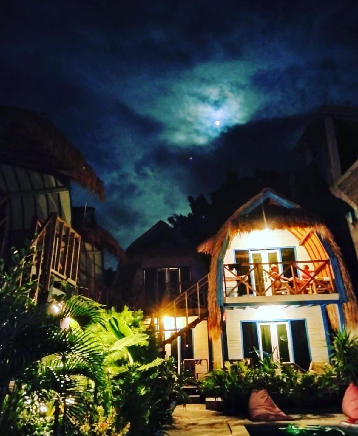 Tropical House Bungalows Гілі-Траванган Екстер'єр фото